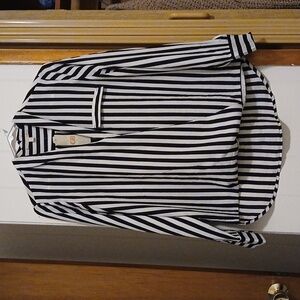 GB new with tags flowy black white striped top size small missing 1 slv button